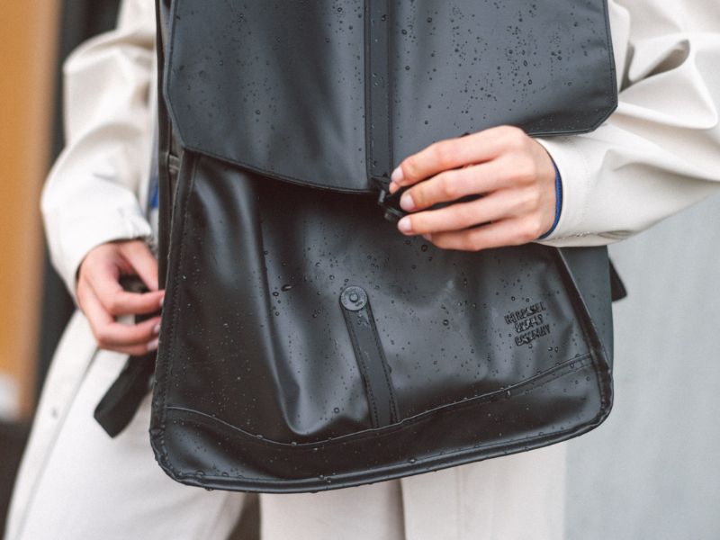 10 mẫu balo siêu bền, chống thấm và giữ form đáng mua 4