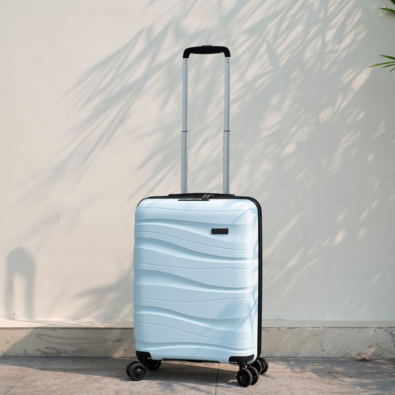 Các mẫu vali nhẹ bền cùng thiết kế thời thượng bạn không nên bỏ qua 4