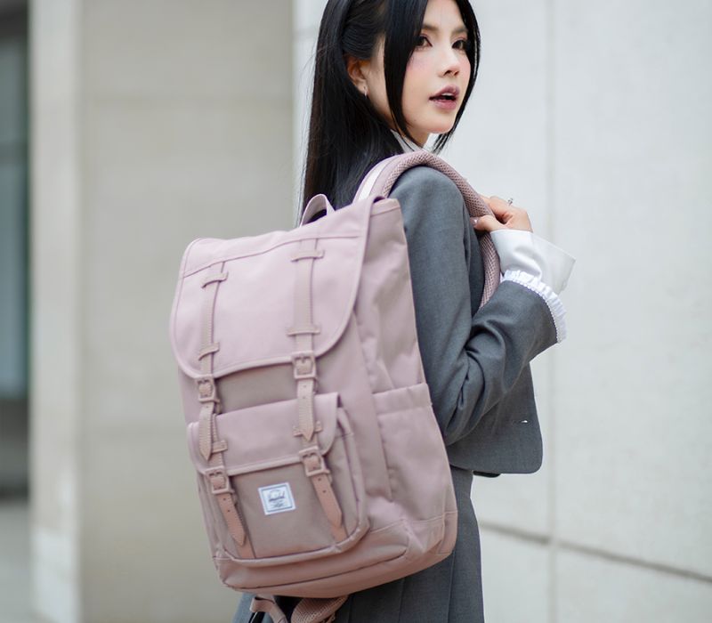 Cách chọn balo du lịch chuẩn cho mọi hành trình tại MIA.vn