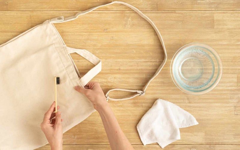 Cách giặt túi tote đúng chuẩn để túi bền đẹp lâu hơn 3