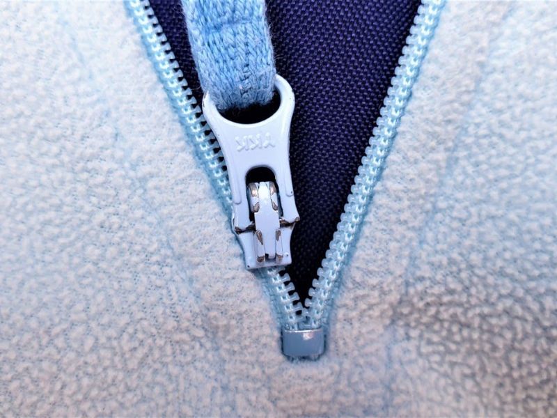 Cách sửa dây kéo balo bị hư khi bị kẹt, tuột răng 3