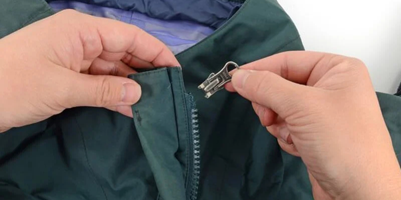 Cách sửa khóa kéo bị tuột 2 bên siêu nhanh bạn cần biết! 2