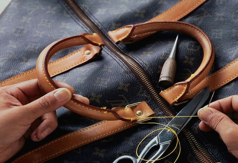 Cách sửa quai túi xách bị đứt, hồi sinh phụ kiện yêu thích trong một nốt nhạc 4