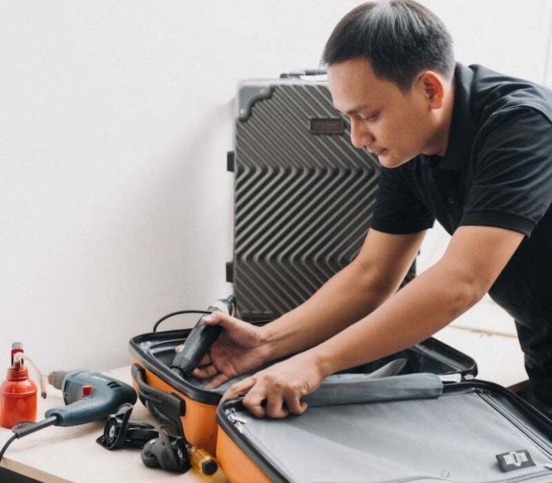 Cách sửa tay kéo vali bị kẹt nhanh gọn và hướng dẫn tự sửa tại nhà 3