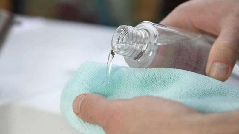 Cẩm nang cách tẩy vết mực trên cặp vải từ A đến Z 4