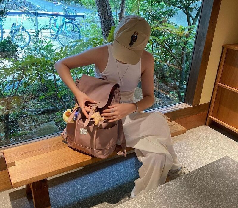 Cách thắt dây balo chuẩn giúp thoải mái và bảo vệ cột sống