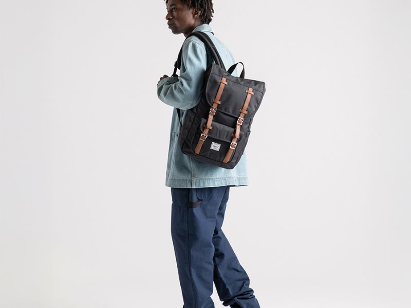 Cặp đi học màu đen cho học sinh cấp 2: Gọn nhẹ và tiện dụng 8