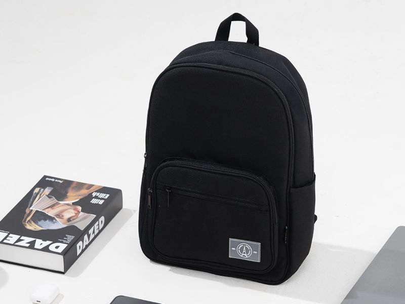 Cặp đi học màu đen cho học sinh cấp 2: Gọn nhẹ và tiện dụng 9