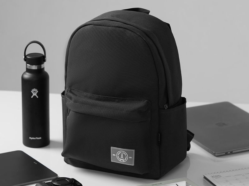 Cặp đi học màu đen cho học sinh cấp 2: Gọn nhẹ và tiện dụng 10