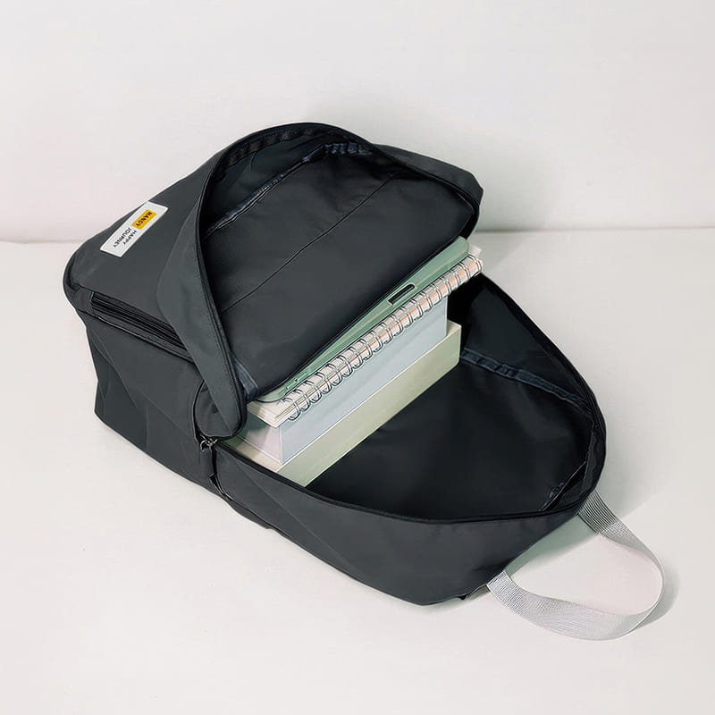 Top cặp đi học nữ cấp 2 màu đen giá rẻ cho bạn tự tin đến trường 9