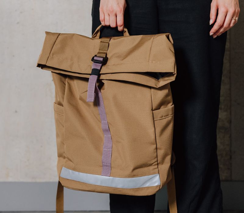 Chọn balo vải polyester phù hợp từng đối tượng