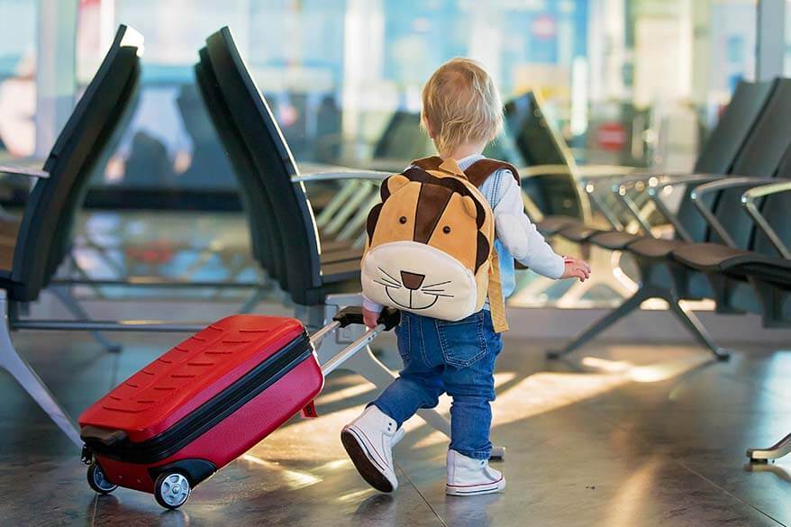 Điểm danh những mẫu vali du lịch cho bé trai mà ba mẹ không nên bỏ qua 2