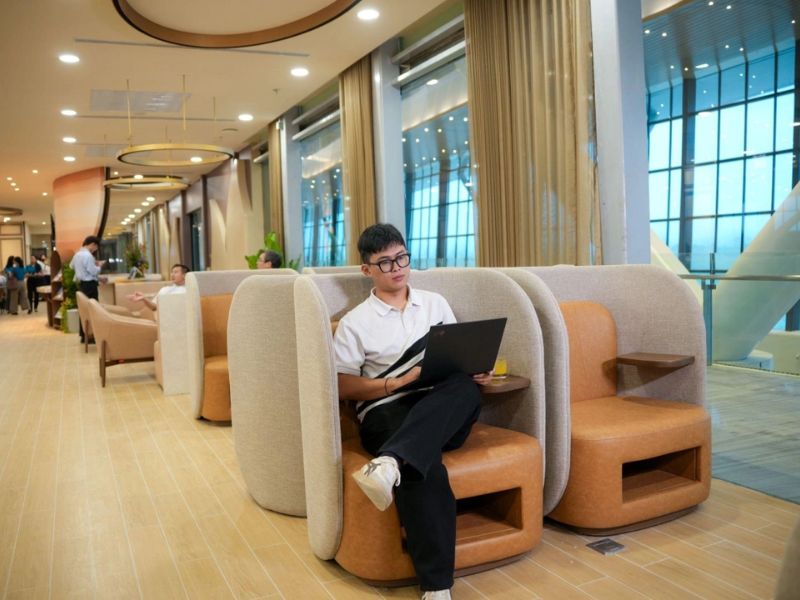 Top 7 điều nên tránh khi ở phòng chờ sân bay để không mất điểm 6