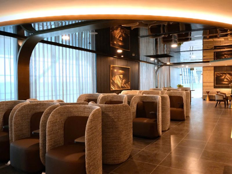 Top 7 điều nên tránh khi ở phòng chờ sân bay để không mất điểm 2