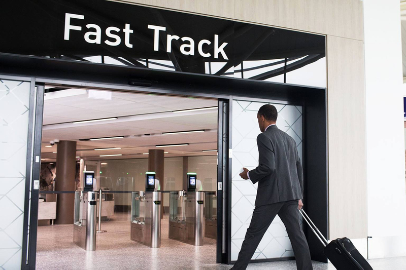 Dịch vụ fasttrack giúp tạm biệt những hàng dài chờ đợi 2