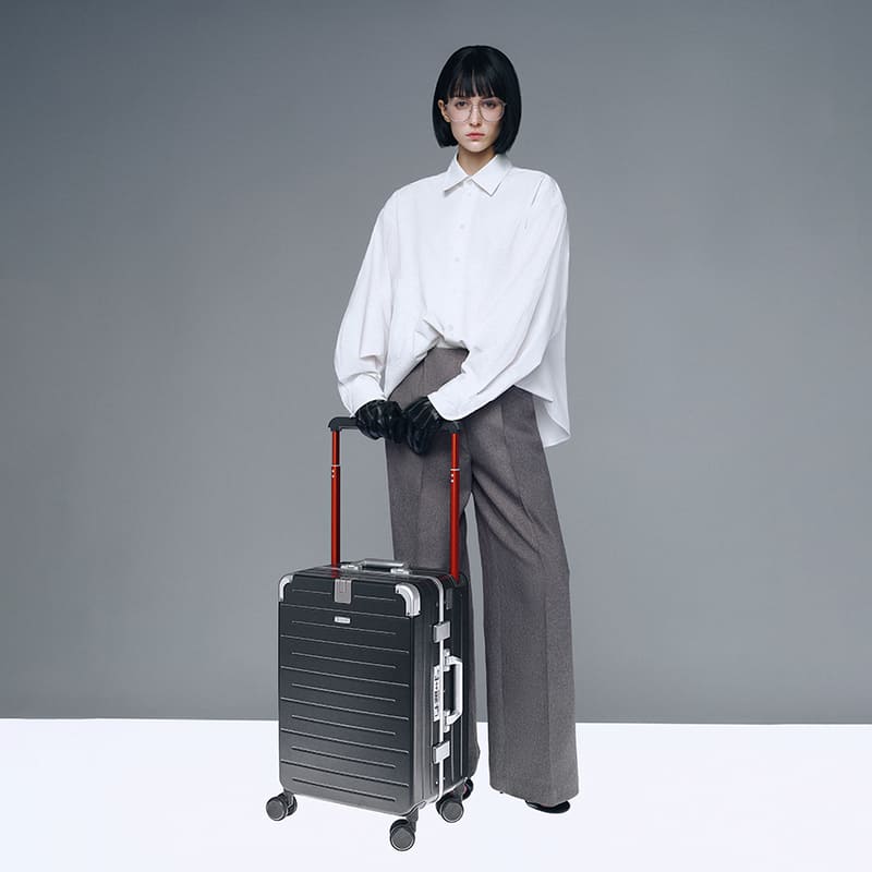 Tổng hợp bảng giá vali du lịch mới nhất năm 2025, từ bình dân đến cao cấp 8