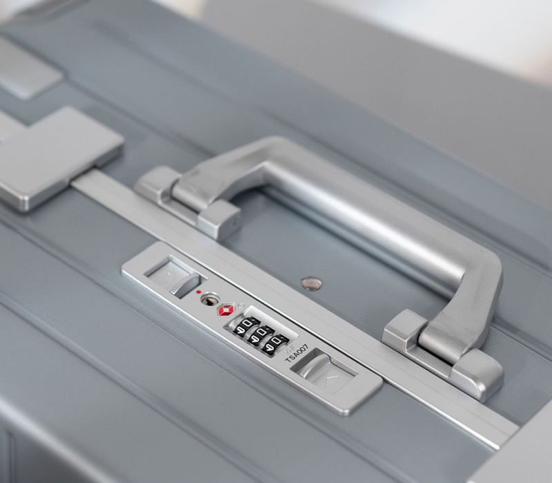 Khóa TSA là gì? Có nên mua vali khóa số TSA không?