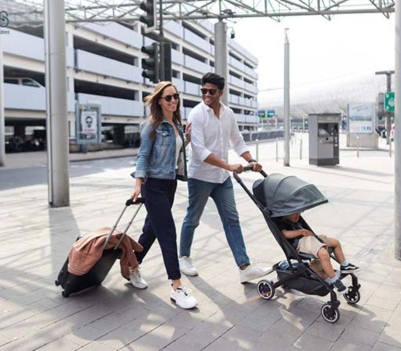 Kinh nghiệm mang xe đẩy lên máy bay thuận tiện cho ba mẹ nên biết