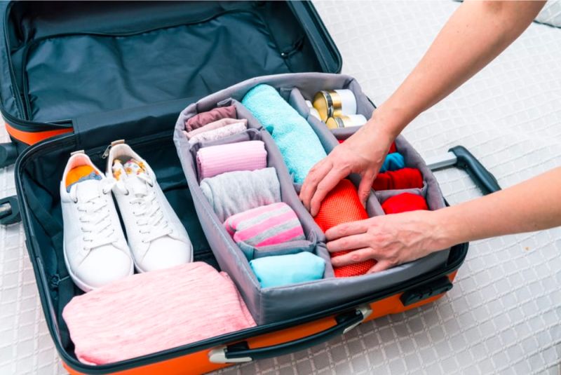 Lưu ngay cách xếp quần áo vào vali gọn nhất giúp tối ưu lượng hành lý 3