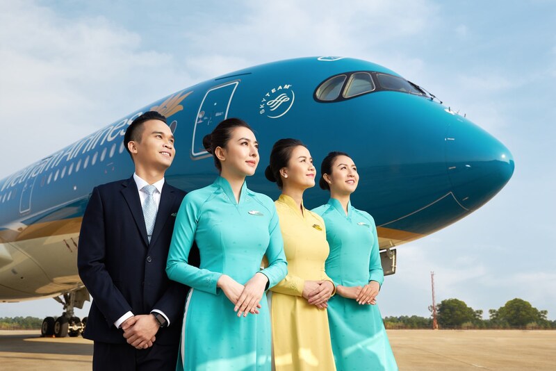 Top các lý do không nên nhờ tiếp viên cất hành lý trên máy bay bạn cần biết 2