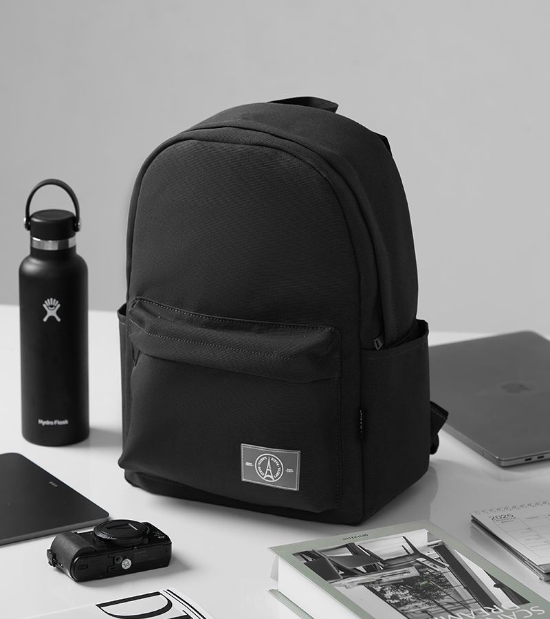 8 mẫu balo đen nam thiết kế hiện đại, dễ phối đồ 3