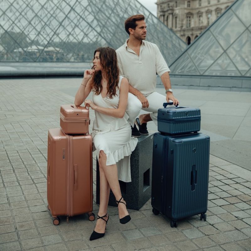 Top 9 mẫu vali cứng bền đẹp được ưa chuộng hiện nay 10