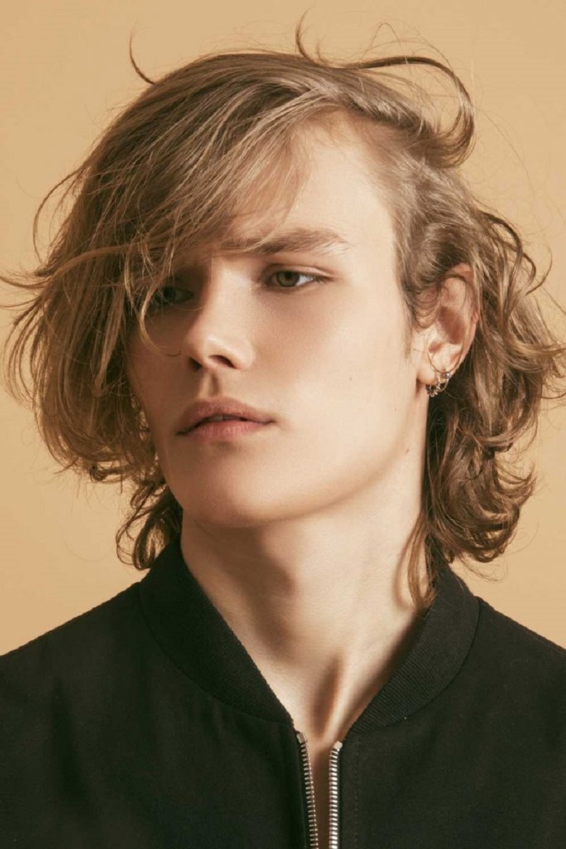 Top 20 kiểu tóc dài nam lãng tử được cánh mày râu yêu thích 19