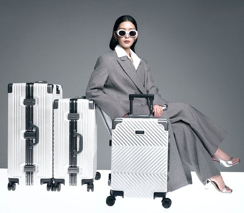 Tổng hợp bảng giá vali du lịch mới nhất năm 2025, từ bình dân đến cao cấp