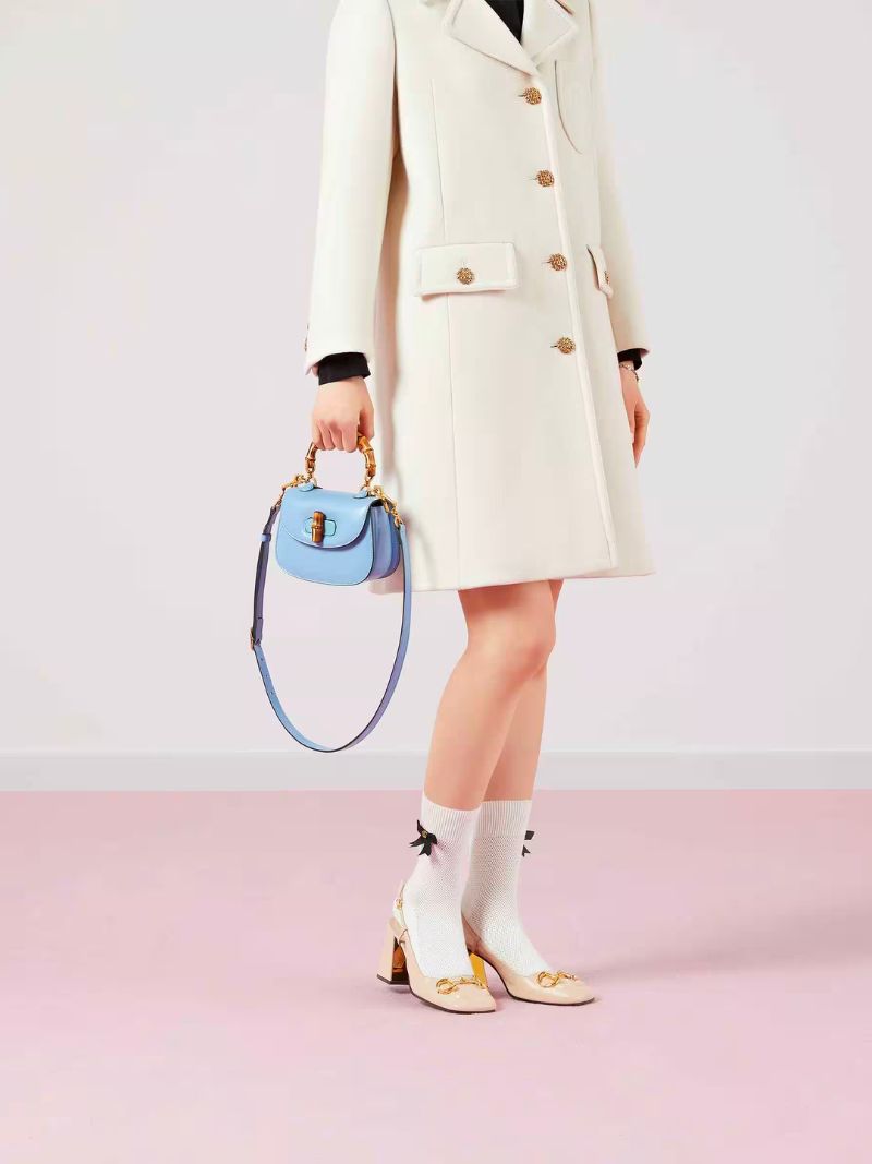 Top 10 mẫu túi xách nữ màu xanh dương thu hút mọi ánh nhìn 2