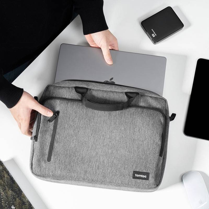 Top mẫu túi xách laptop hàng hiệu chất lượng hiện nay 4