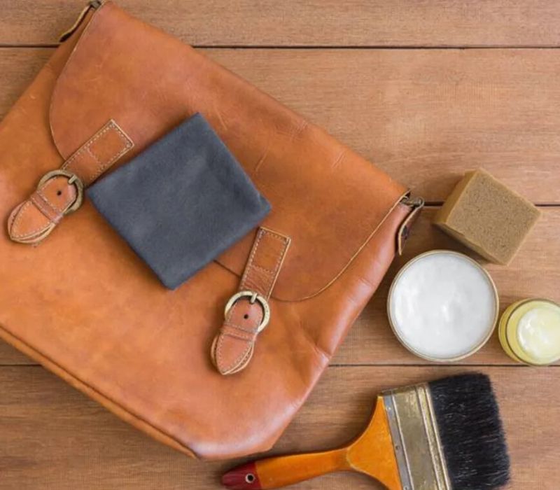 Tổng hợp 11+ cách vệ sinh túi da tại nhà hiệu quả trong 5 phút 8