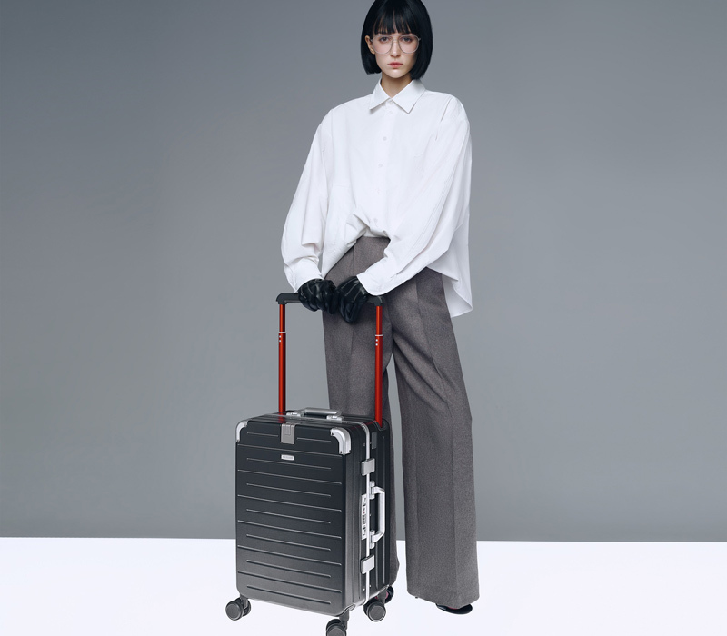 Vệ sinh vali đúng cách sau mỗi chuyến đi để sạch bền như mới 4