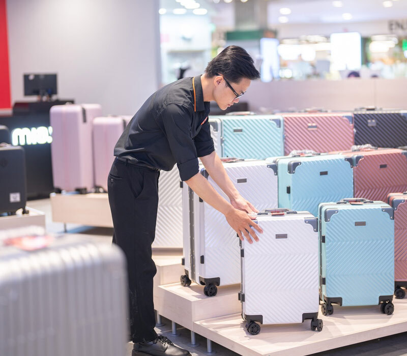 Vệ sinh vali đúng cách sau mỗi chuyến đi để sạch bền như mới 3