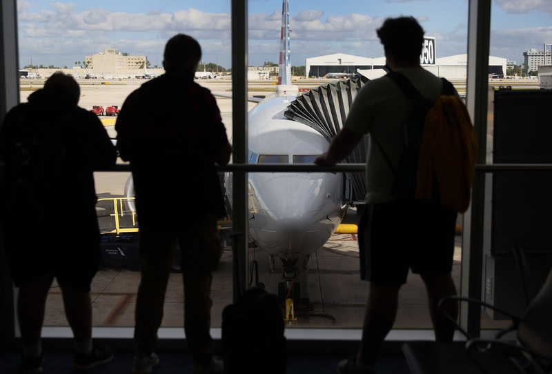 Cùng tìm hiểu vì sao khách phải đổi cửa ra máy bay vào giờ chót 3