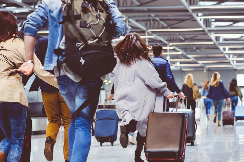Cùng tìm hiểu vì sao khách phải đổi cửa ra máy bay vào giờ chót 4
