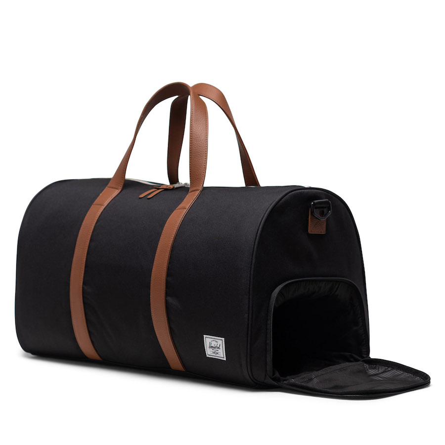 Túi trống Herschel Novel TM Duffle Standard M Black