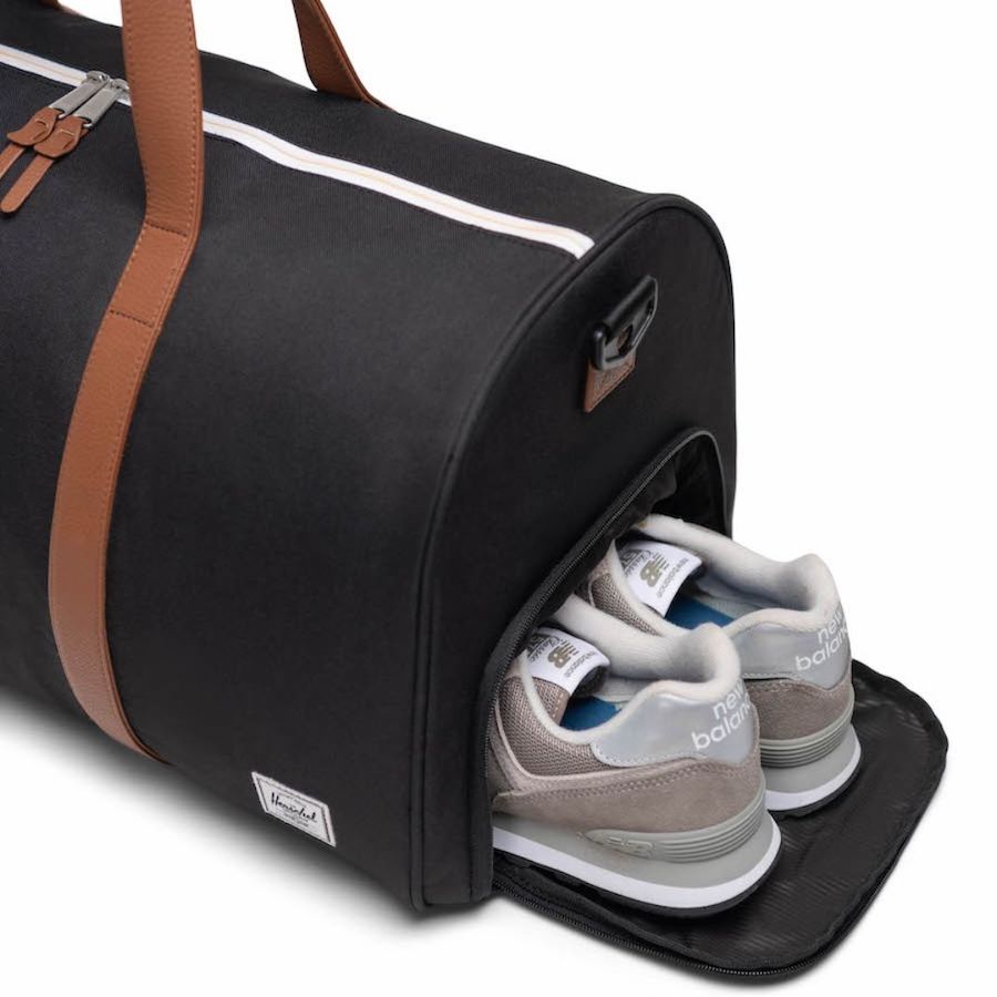 Túi trống Herschel Novel TM Duffle Standard M Black