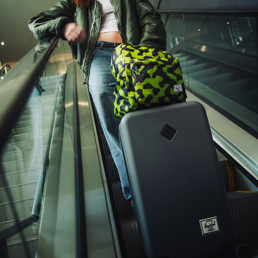 Vali kéo nhựa cứng Herschel Heritage TM Hardshell Large Carry On_20 S Night Sky Gradient
