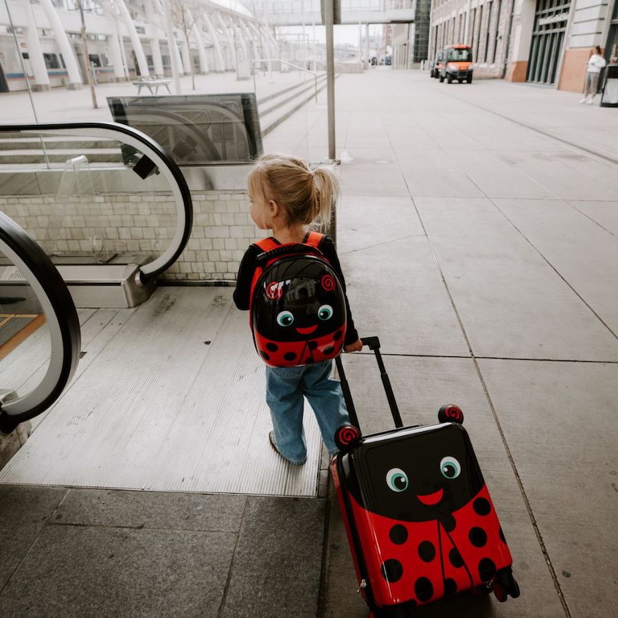 Vali kéo trẻ em Heys Vali Super Tots Spinner M Lady Bug Red